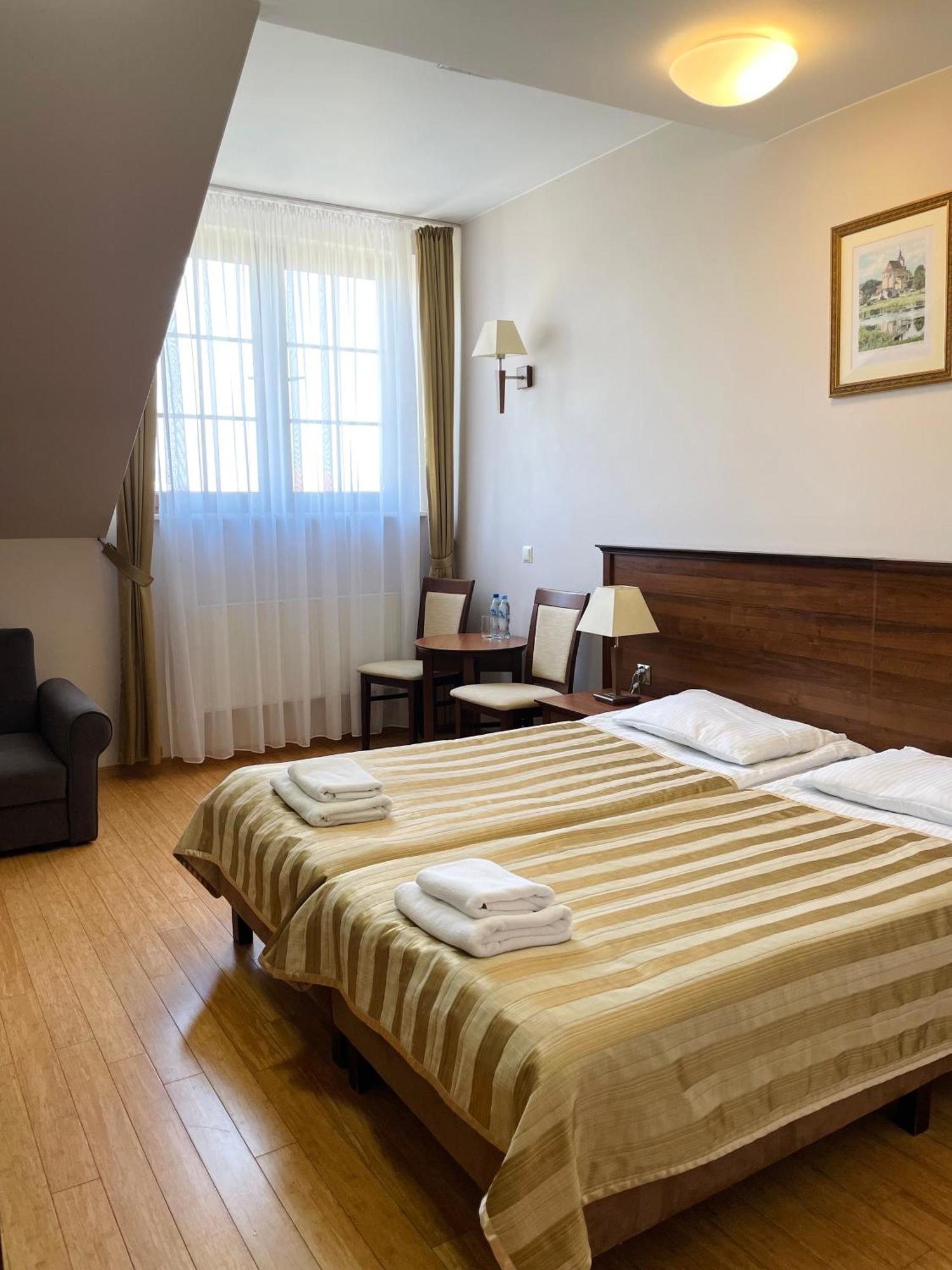 Hotel Kresowiak Семятиче Екстериор снимка
