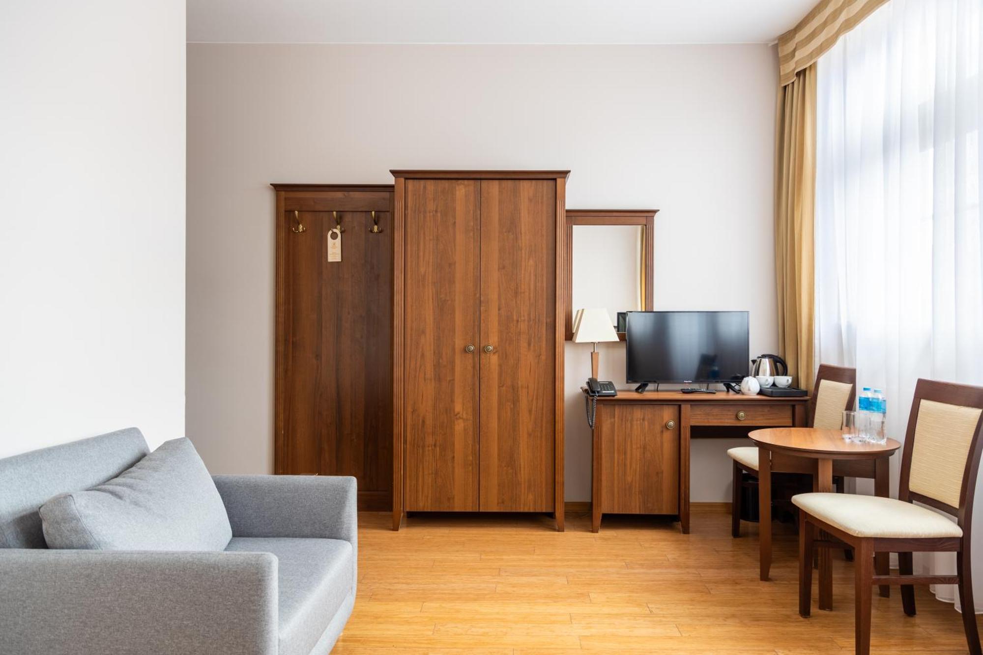 Hotel Kresowiak Семятиче Екстериор снимка