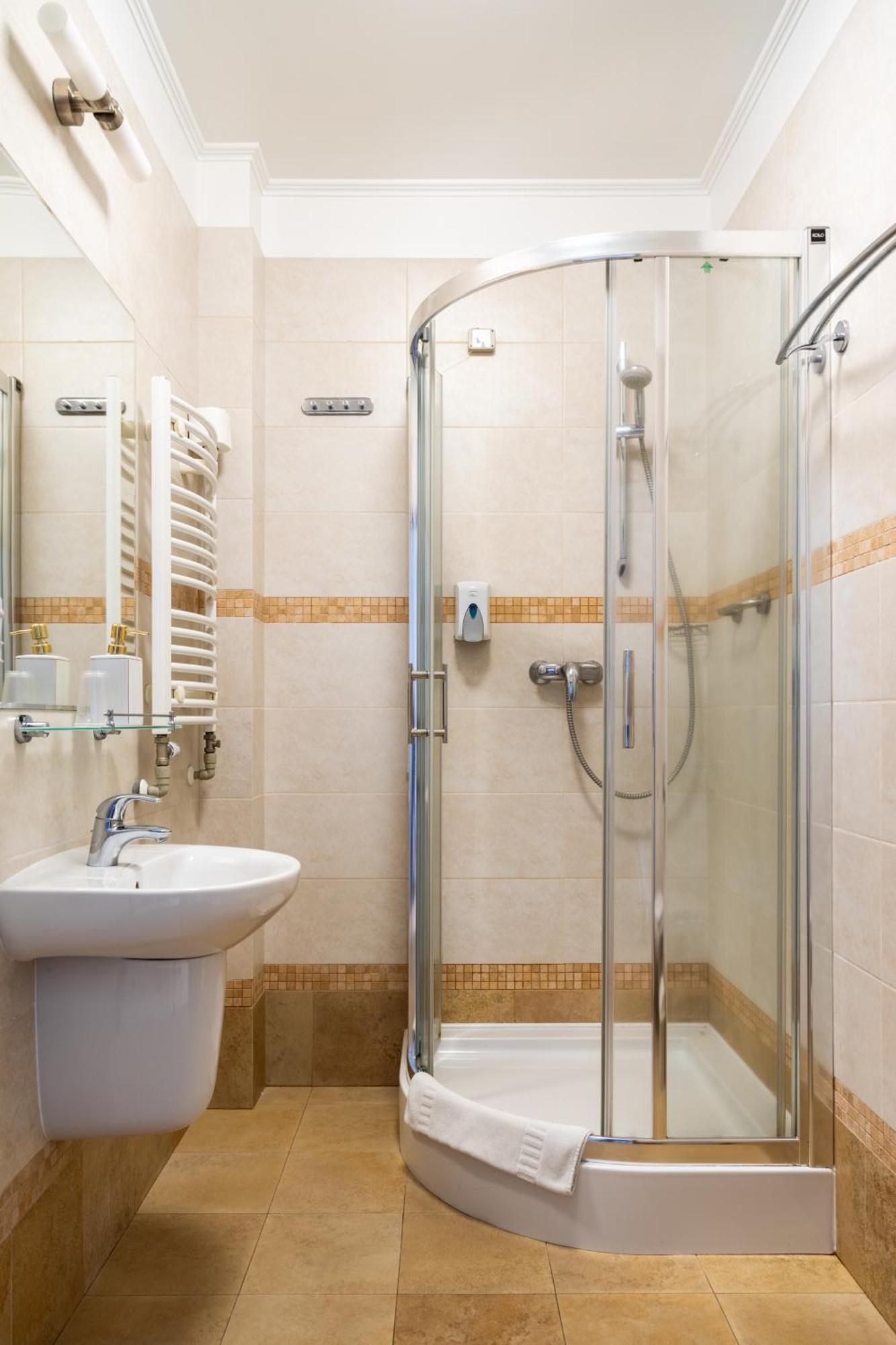 Hotel Kresowiak Семятиче Екстериор снимка